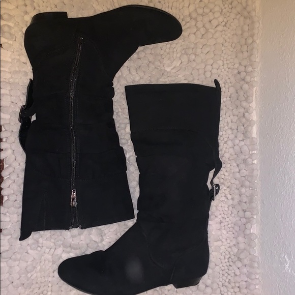 Boots - Picture 3 of 3